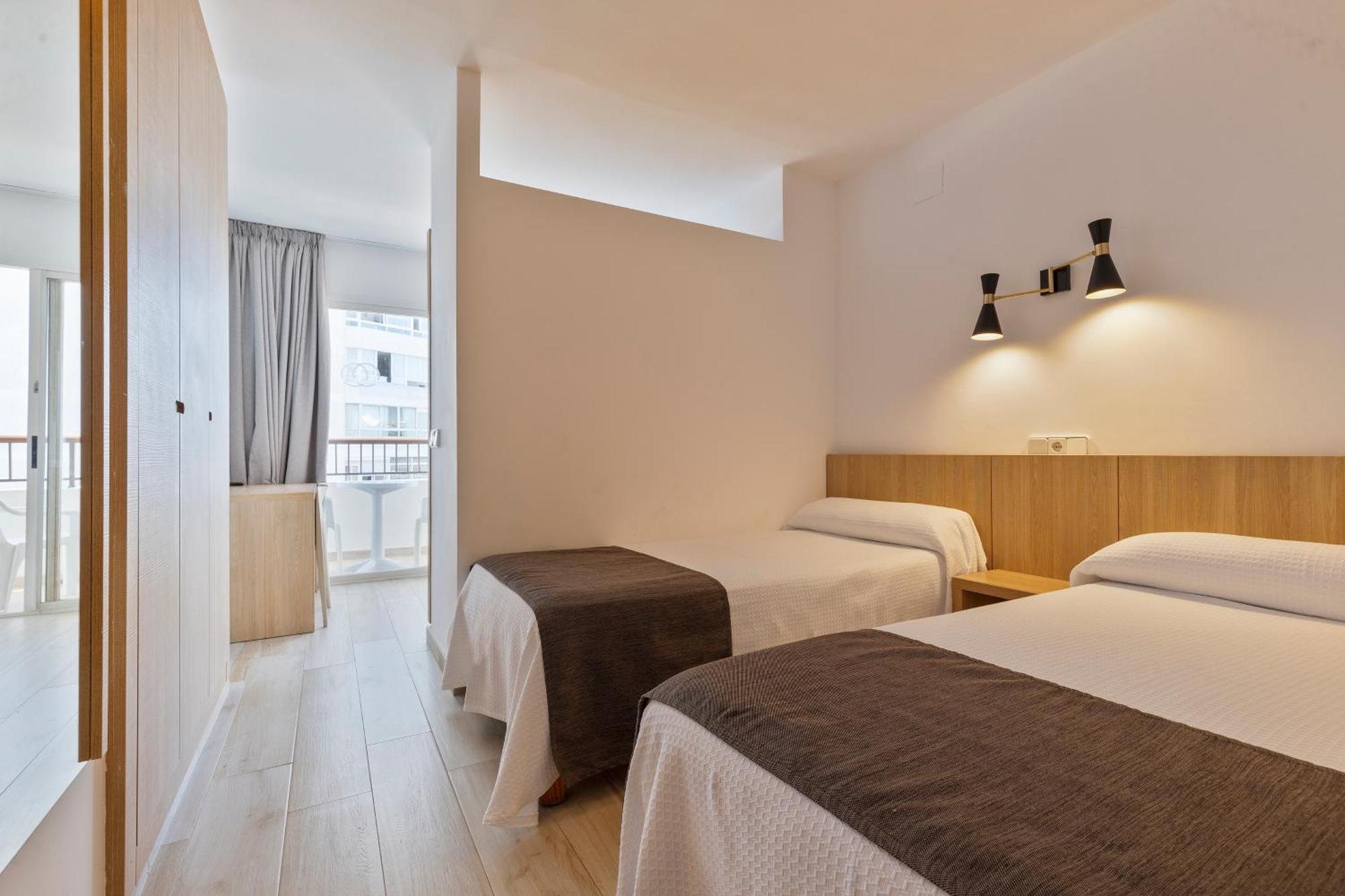 Sunside Ibiza Studios - Only Adults- Formerly Known As Central Park San Antonio  Exteriör bild