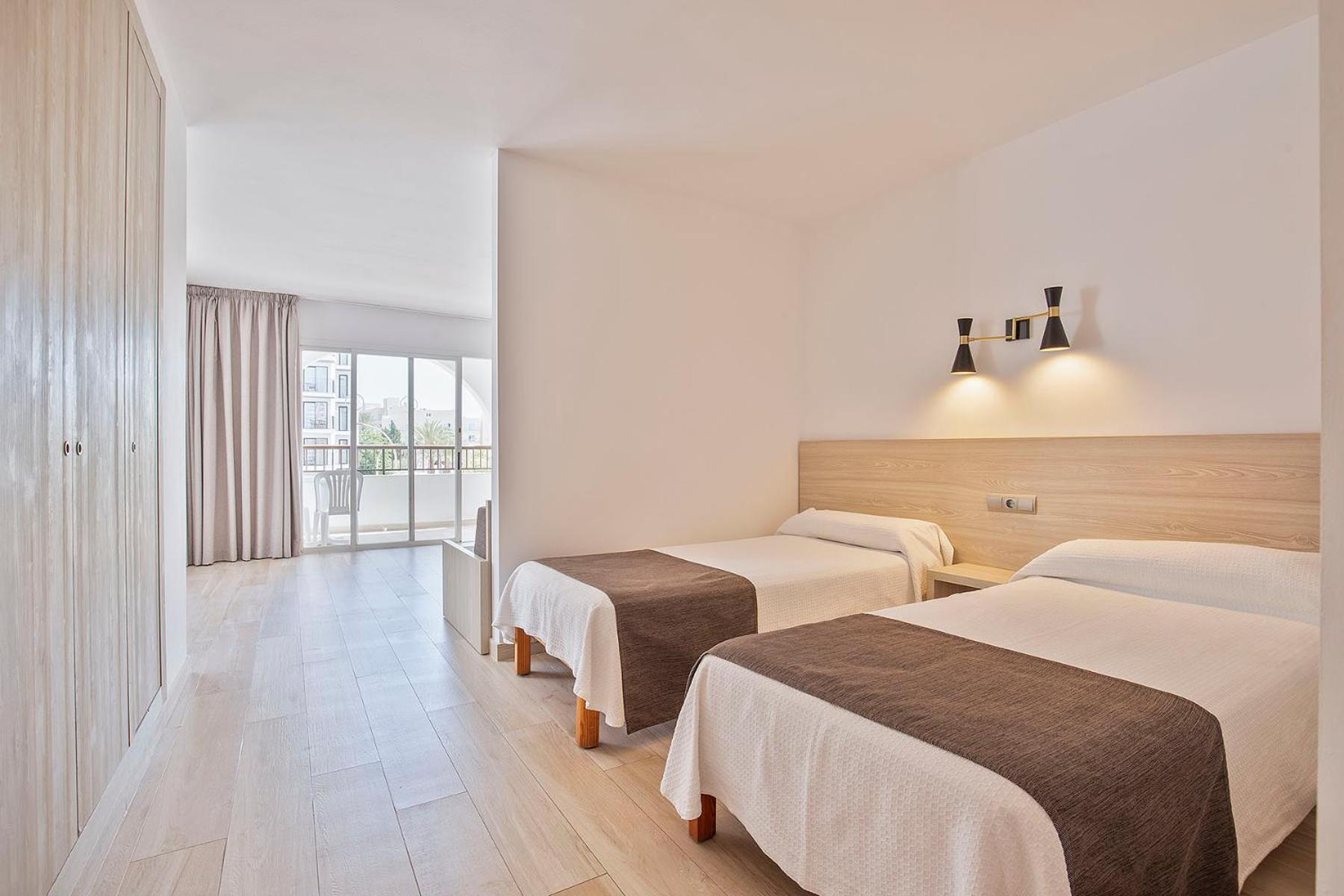 Sunside Ibiza Studios - Only Adults- Formerly Known As Central Park San Antonio  Exteriör bild