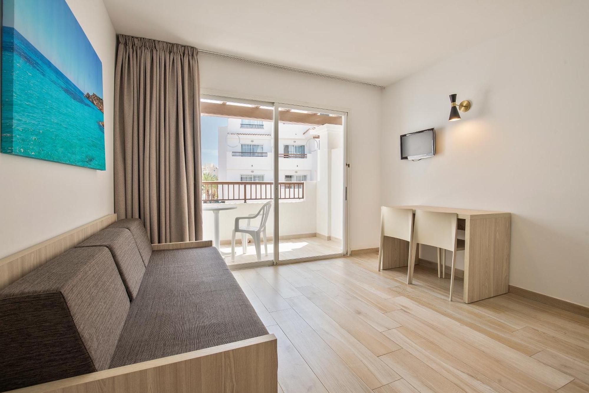 Sunside Ibiza Studios - Only Adults- Formerly Known As Central Park San Antonio  Exteriör bild