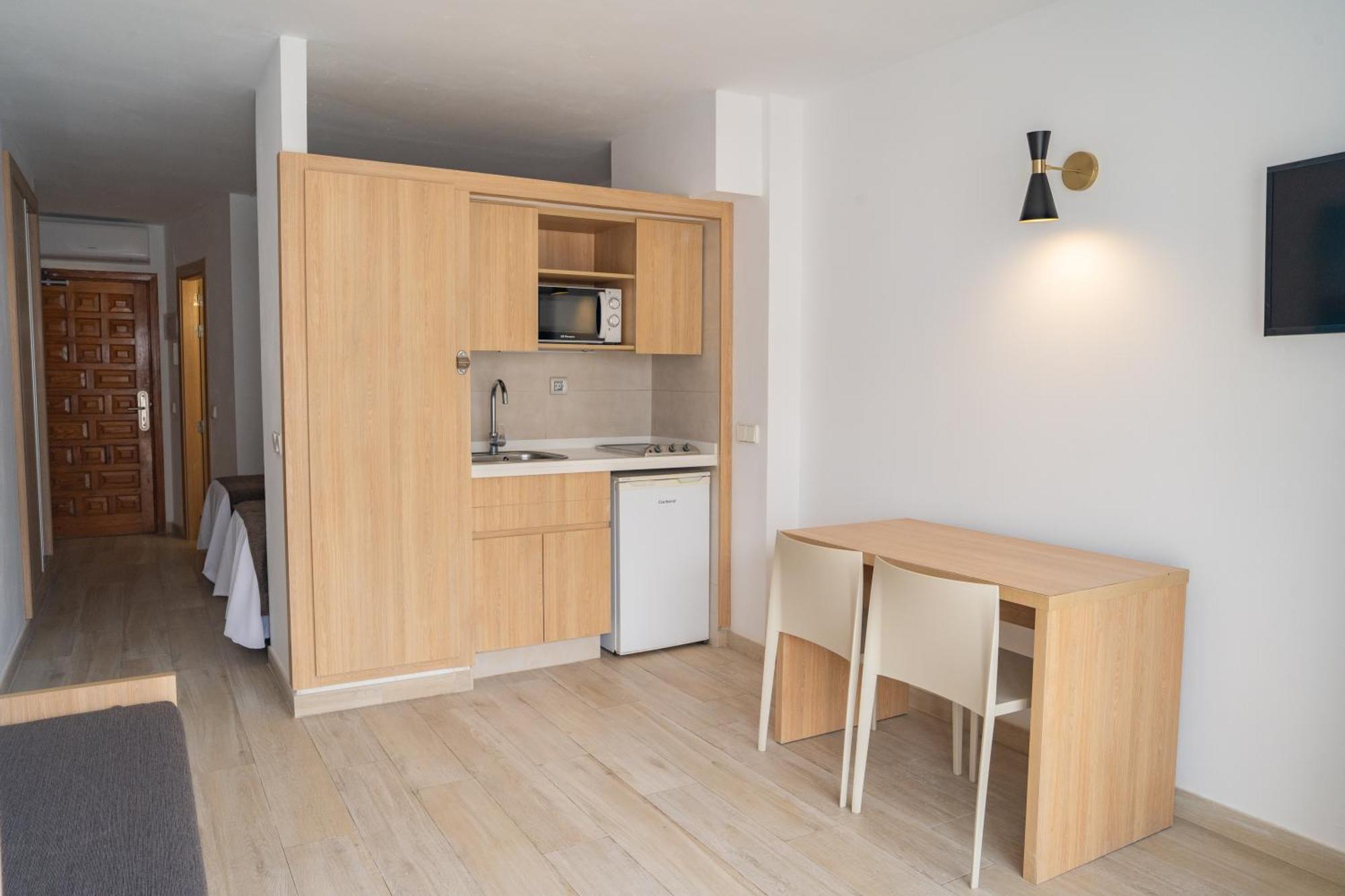 Sunside Ibiza Studios - Only Adults- Formerly Known As Central Park San Antonio  Exteriör bild