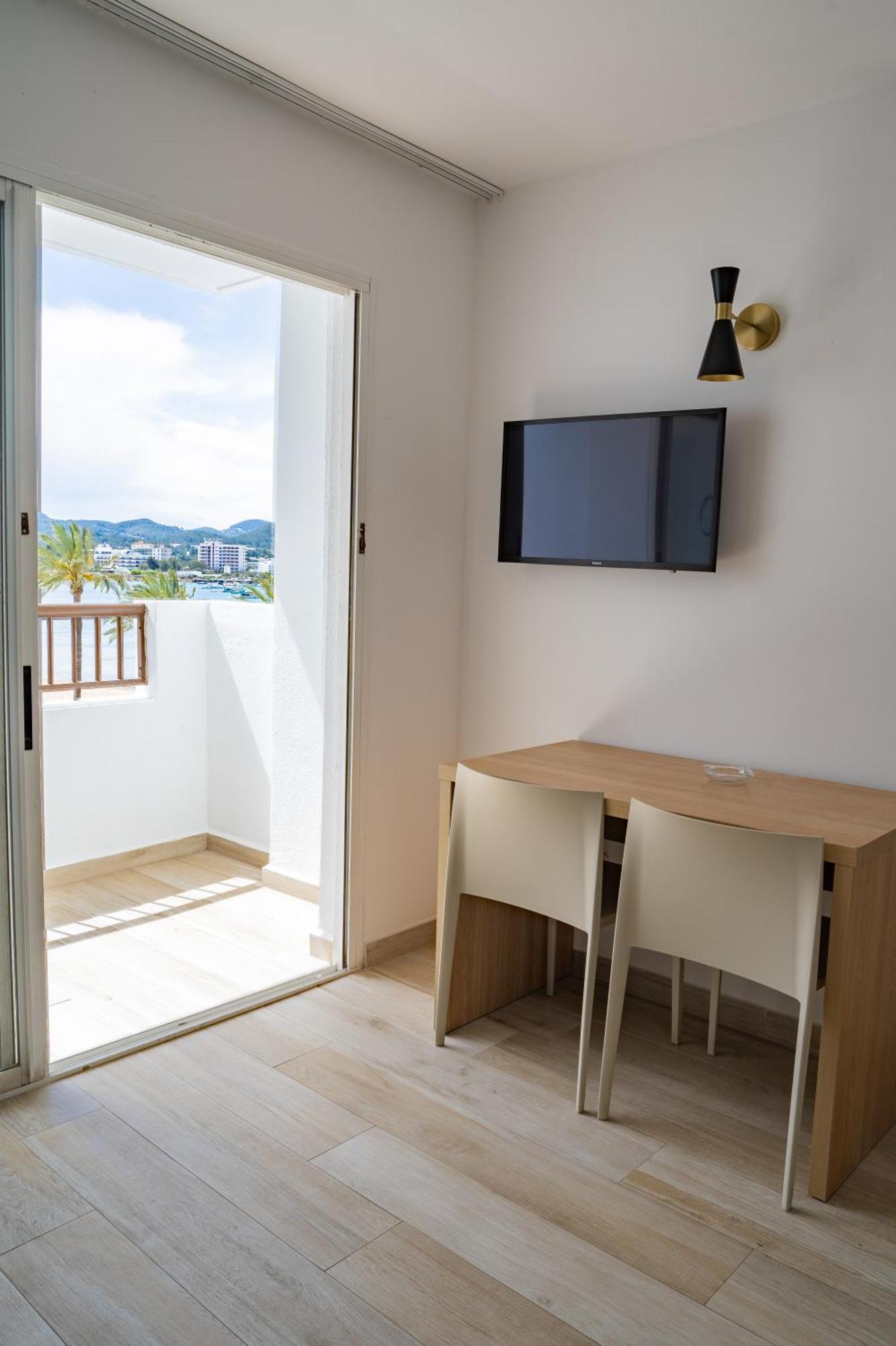 Sunside Ibiza Studios - Only Adults- Formerly Known As Central Park San Antonio  Exteriör bild