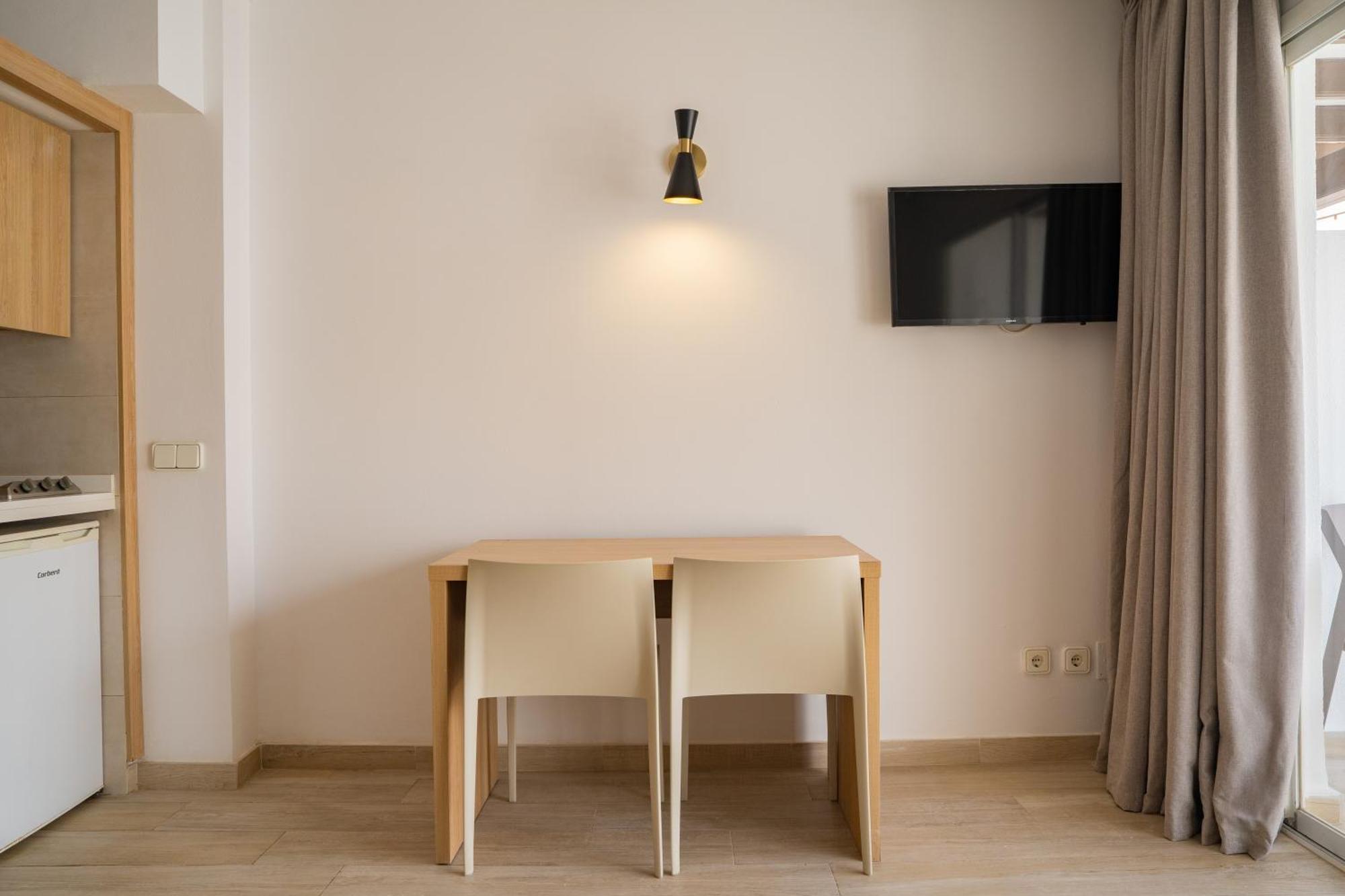 Sunside Ibiza Studios - Only Adults- Formerly Known As Central Park San Antonio  Exteriör bild