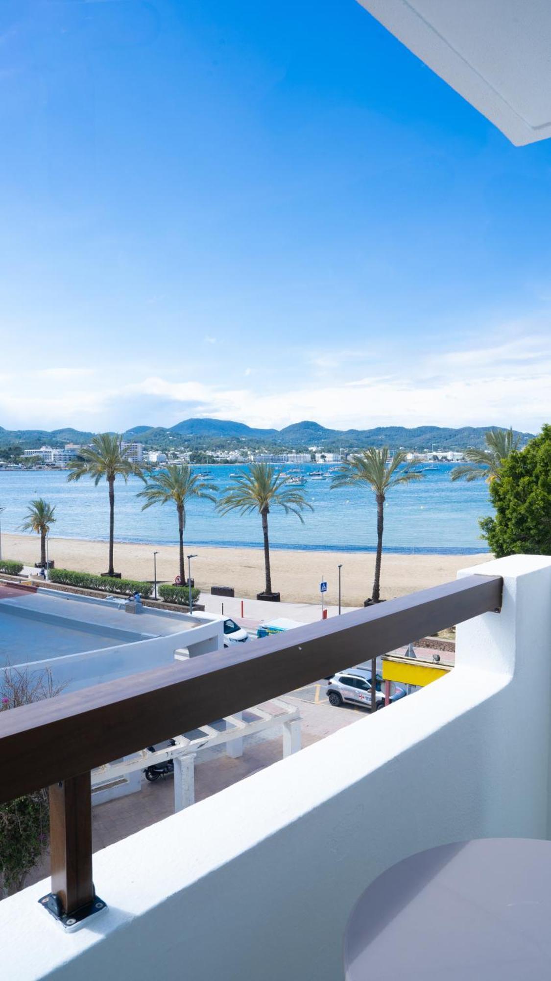 Sunside Ibiza Studios - Only Adults- Formerly Known As Central Park San Antonio  Exteriör bild